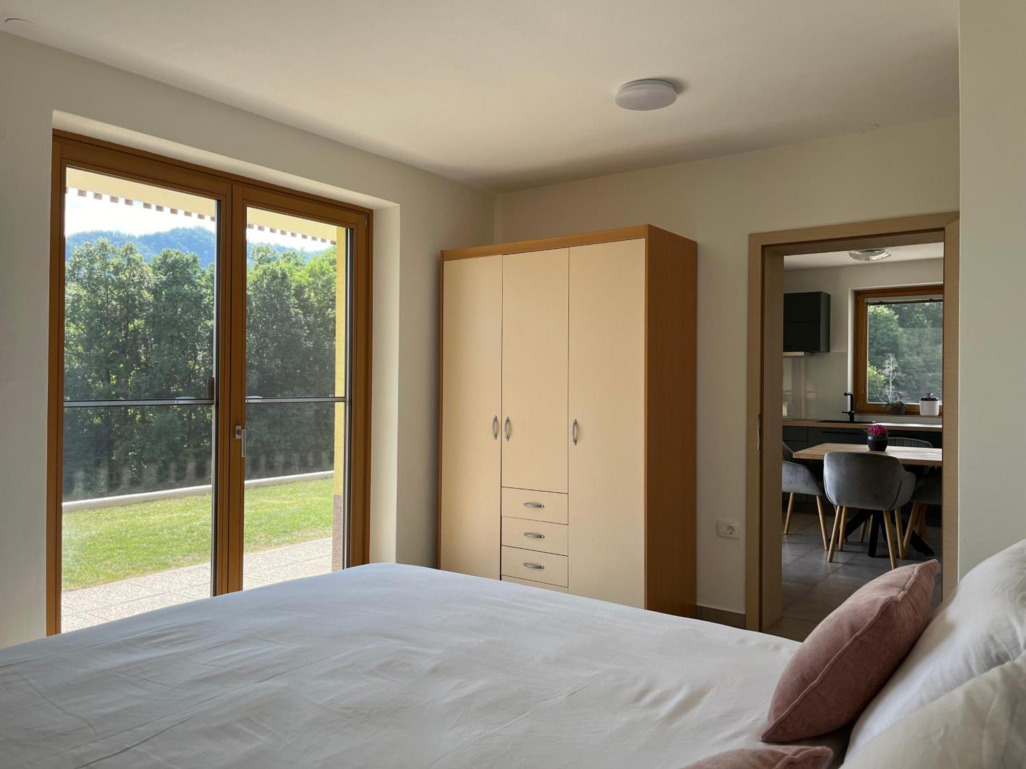 Cozy & Chic - Apartment With A Private Patio Kobarid Exterior photo